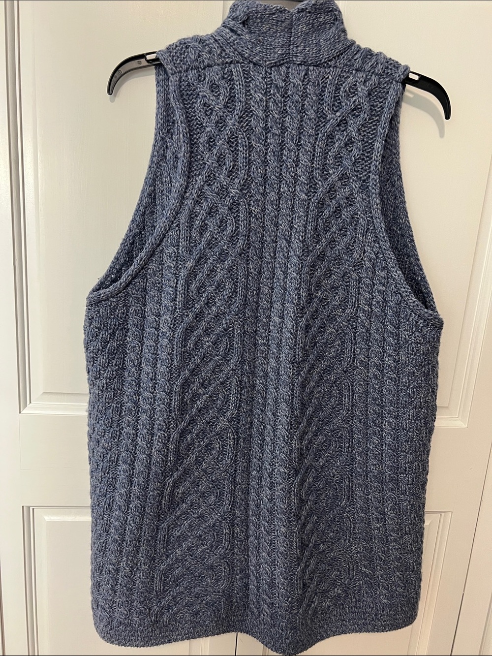Aran Sweater Market cable vest, Merino Wool, blue, Women’s XL made in Ireland - Picture 10 of 13